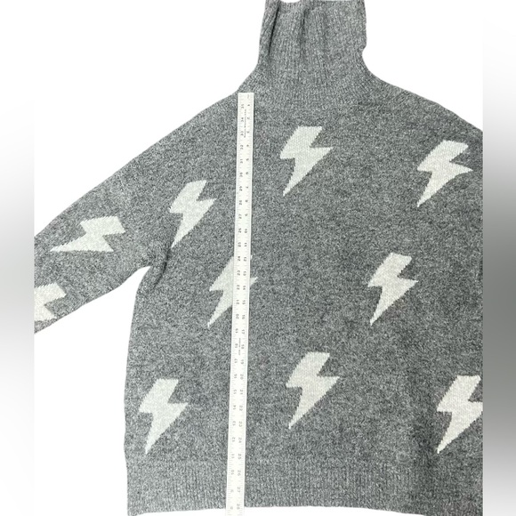 Shop Style your Senses Grey Lighting Bolt Turtleneck Sweater / Size: Large - Picture 4 of 6